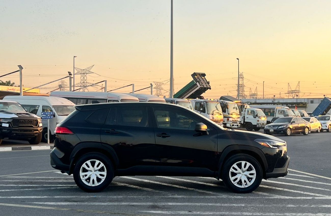 Toyota Corolla Cross 2025 Toyota Corolla Cross L Low Mileage - 2.0L V4 - Rear Camera