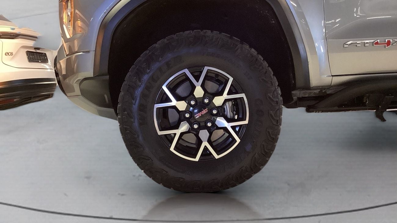 GMC Canyon 2.7 AT4X AUTO 4WD CREW CAB SB | Guaranteed Warranty | 0 Down Payment