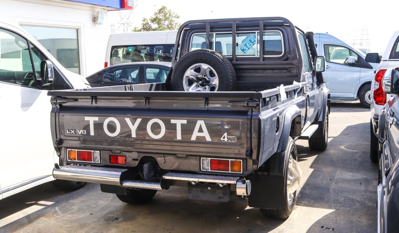 Toyota Land Cruiser Pick Up LX V8