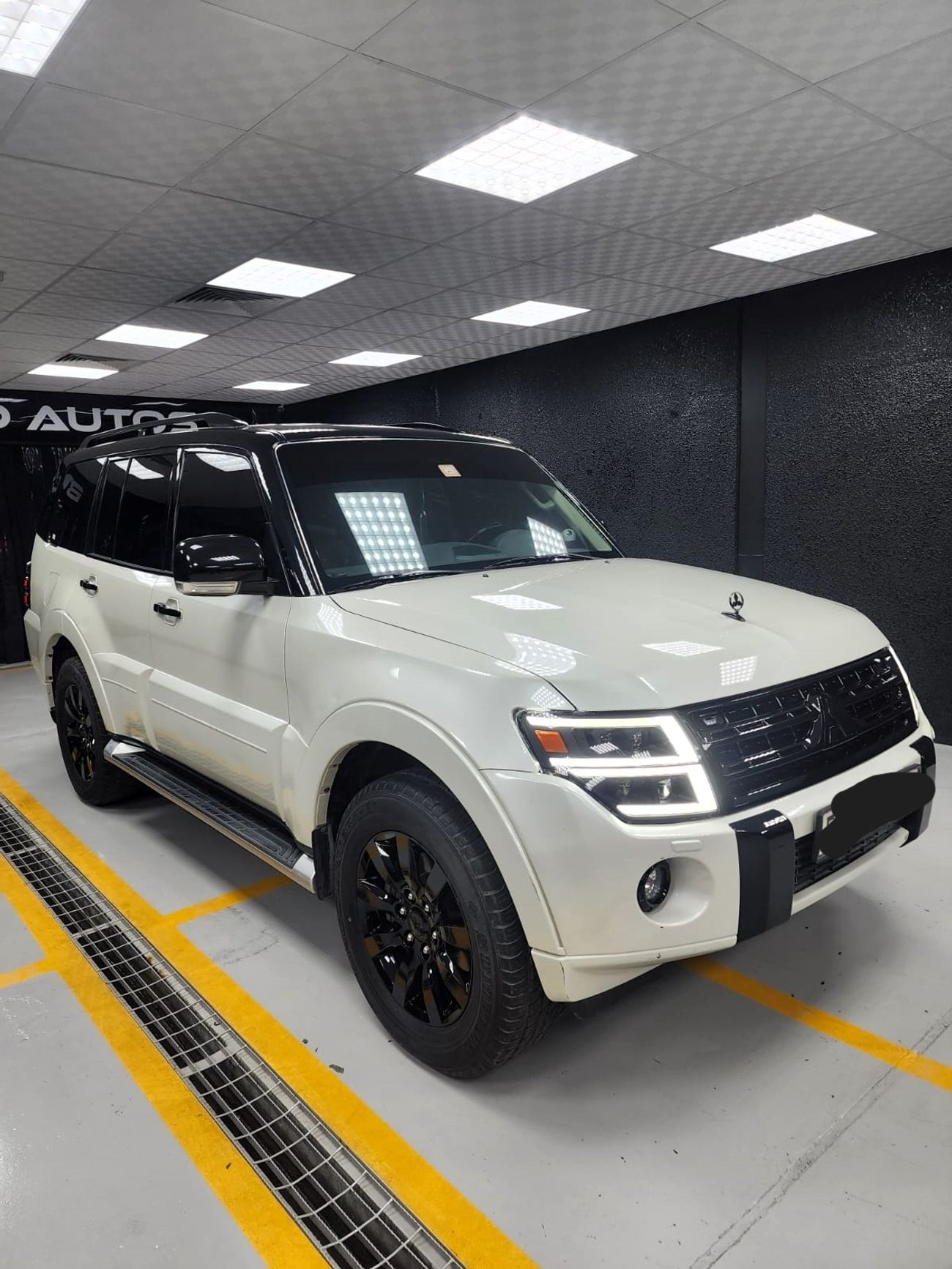 Mitsubishi Pajero GLS Highline 3.8L (243 HP)