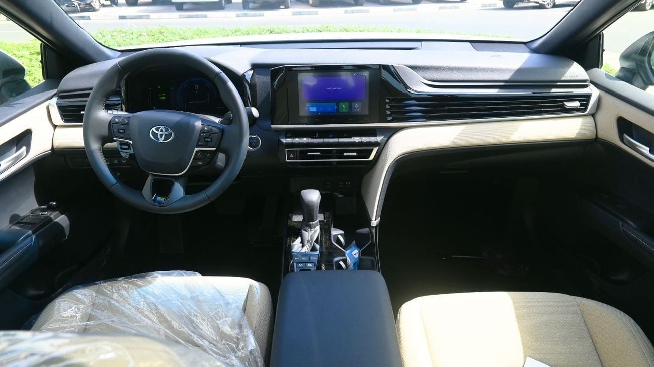 Toyota Camry E 2.5L Toyota Camry E-Plus 2.5L Hybrid, Model 2025, Color White
