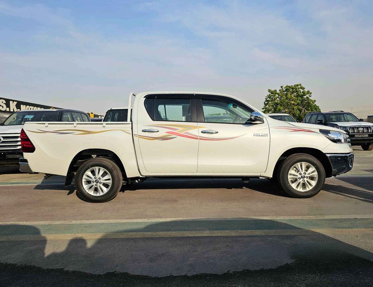 Toyota Hilux SR5 / NARROW BODY / A/T / 2.7L V4 PETROL / DVD+ CAMERA / FULL OPTION (CODE #  HP2F2)