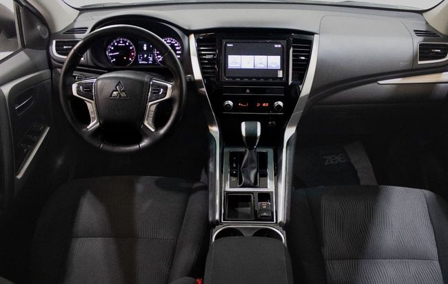 Mitsubishi Montero MIDLINE 3.0 2WD, миниатюра 19