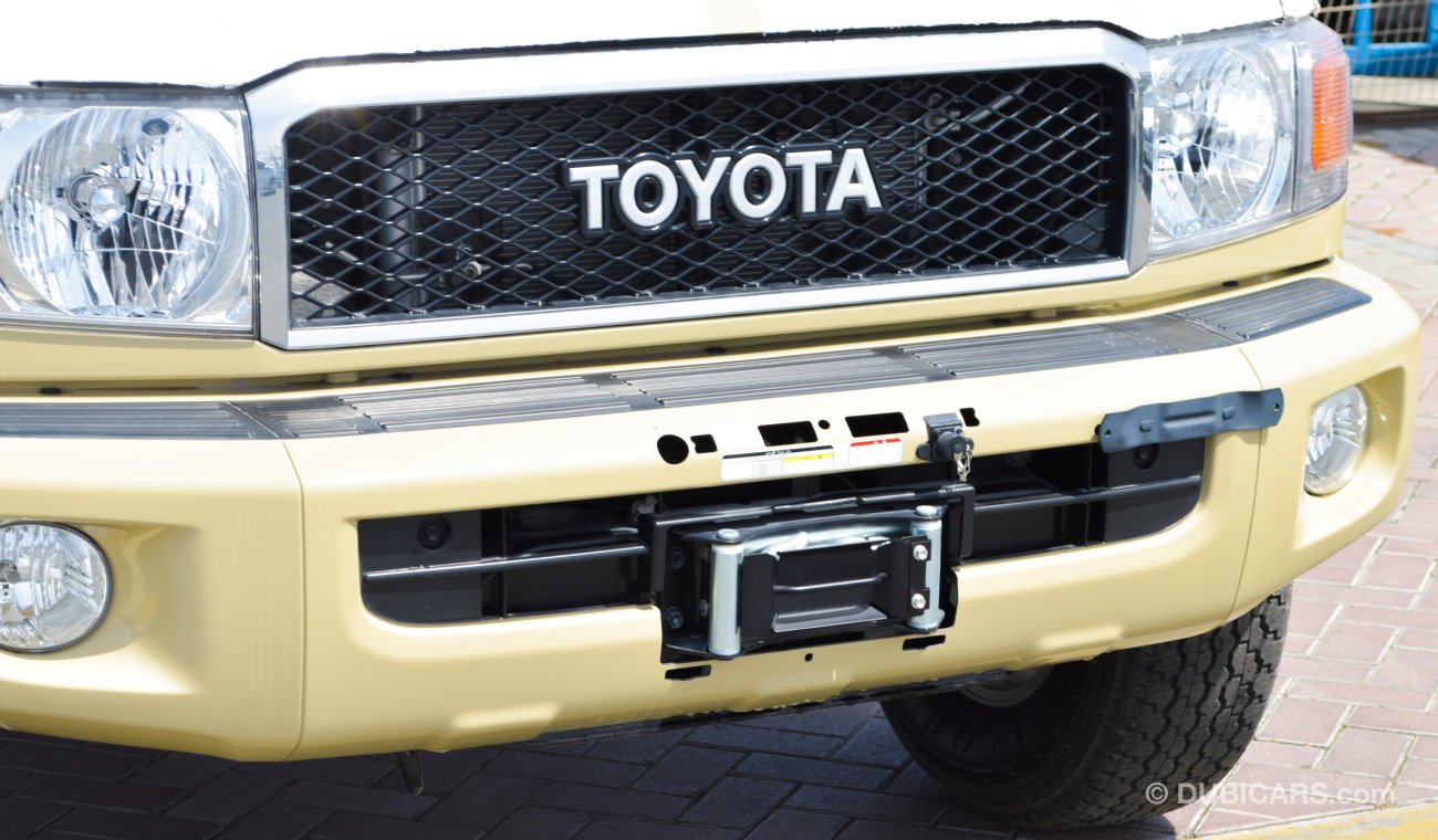 Toyota Land Cruiser Pick Up LX V6