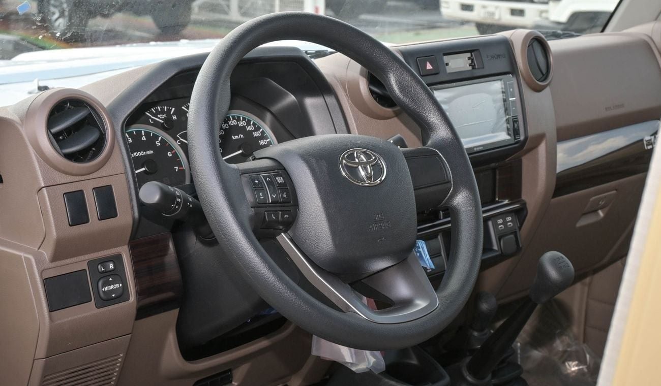 Toyota Land Cruiser 70 LC76 Hardtop 4.0L Petrol V6 5Doors, M/T 2025
