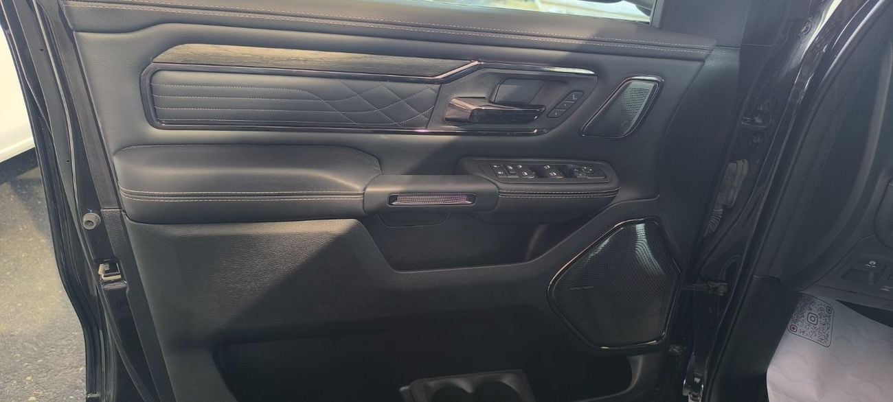 رام 1500 RAM 1500 LIMITED PICKUP TRUCK