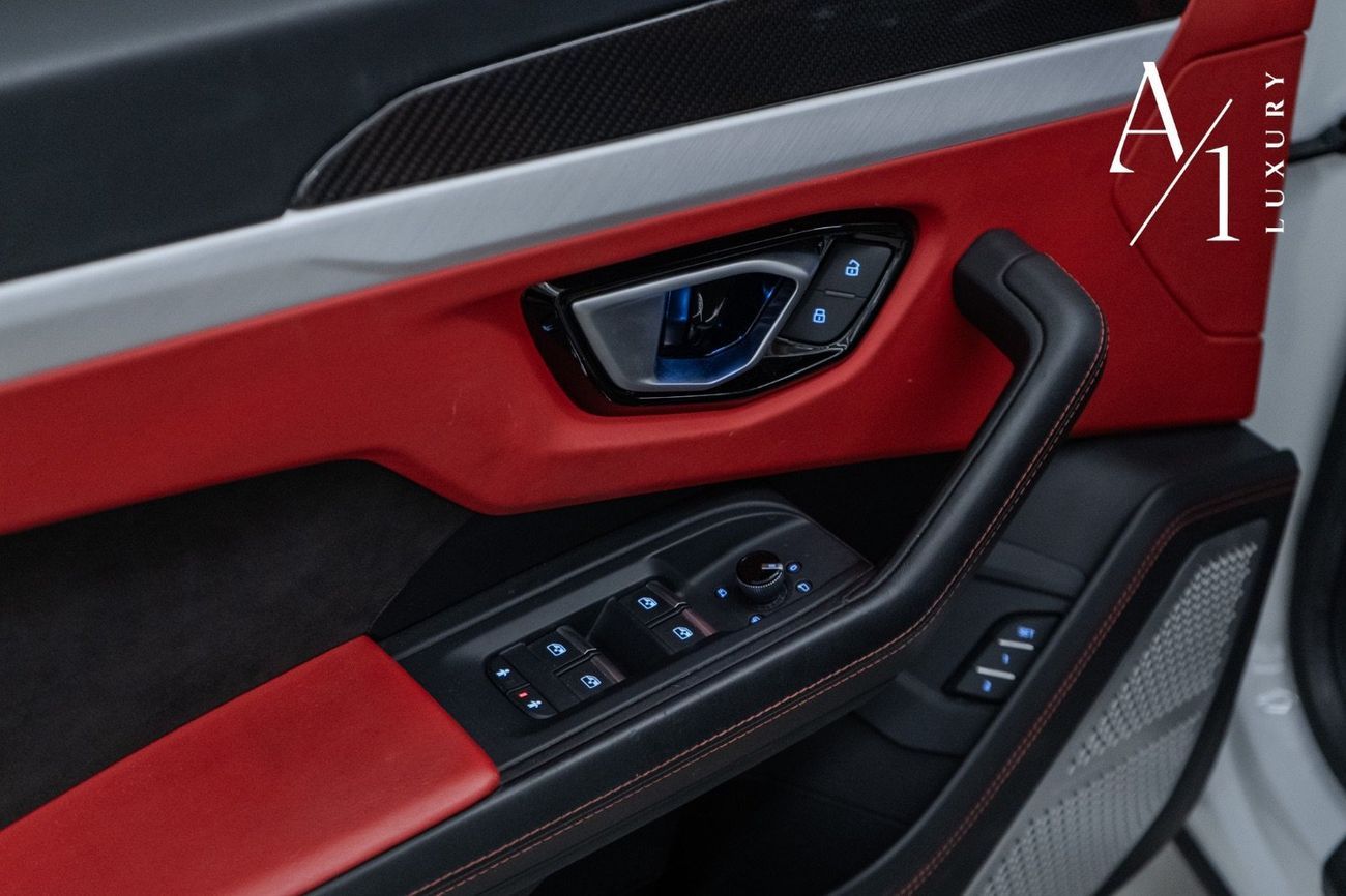 Lamborghini Urus 2020 Lamborghini Urus, Service History, Excellent Condition, Canadian Spec