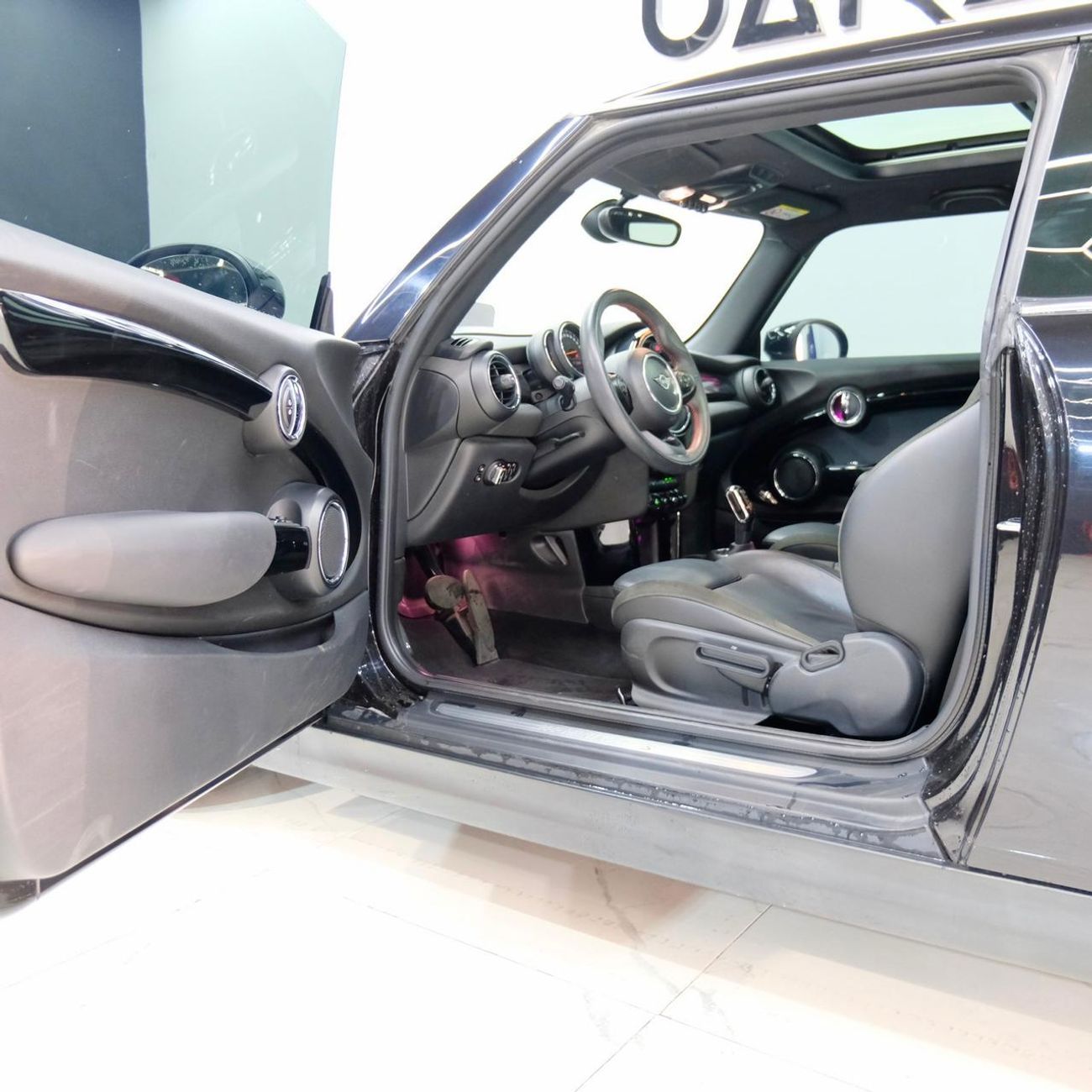 Mini Cooper S 2.0L (4 Seater) AED 1,371 P.M l 0% Down Payment l Mini Cooper S l 1 Year Warranty l FREE REG - END