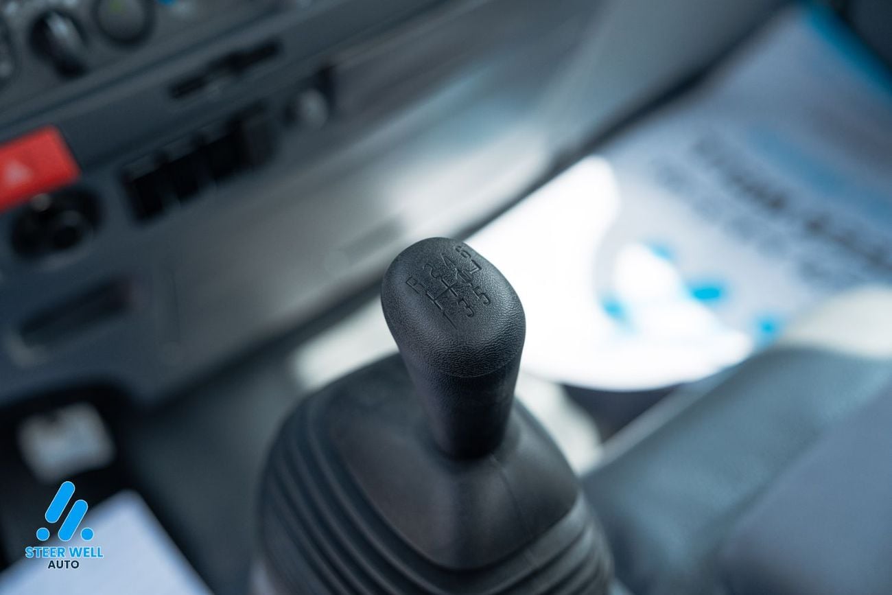 Isuzu NQR 2025 Bare Chassis | GCC Specs | 0 KM |7 Ton | Brand New Condition