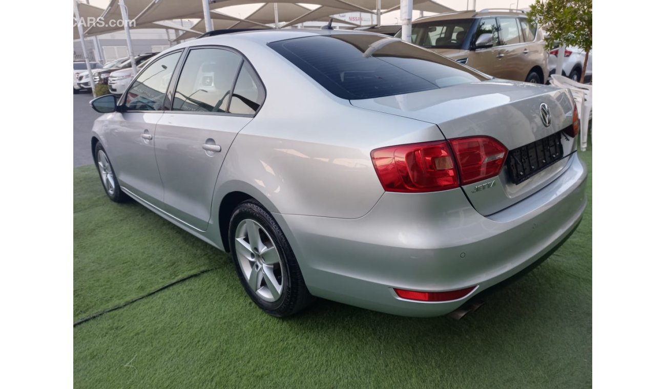 Volkswagen Jetta Gulf - number one - manhole - cruise control - control - alloy wheels - sensors in excellent conditi