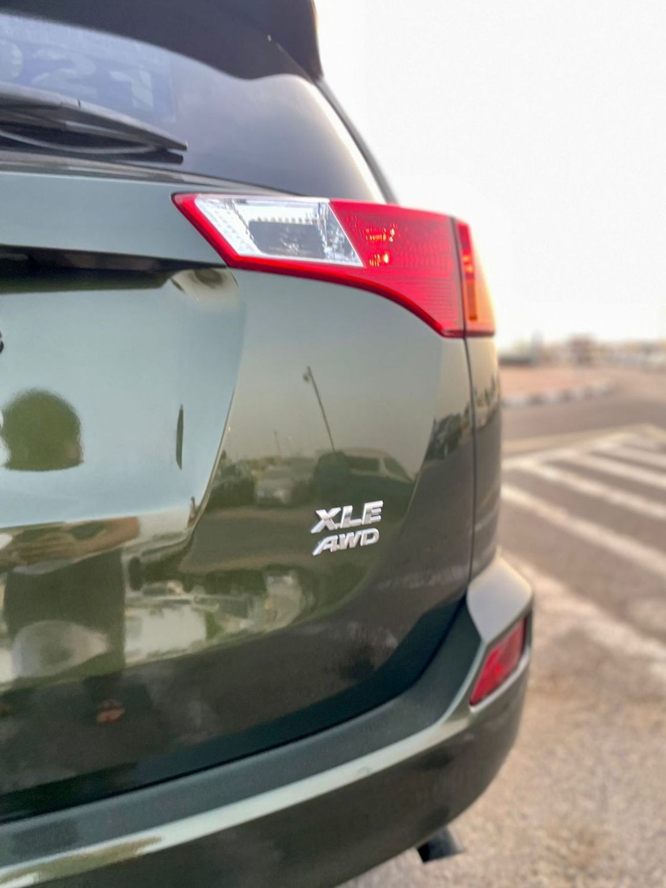 تويوتا راف ٤ 2013 Toyota Rav4 XLE 4x4 Full Option - Sunroof - Special Color With Rims - 109,300 Mileage