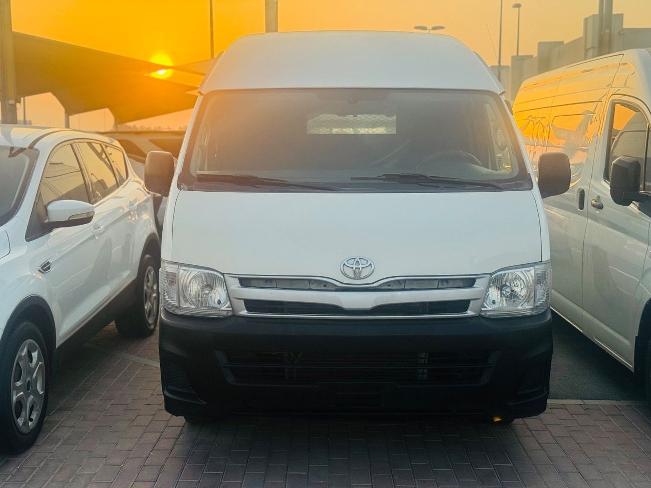 Toyota Hiace GLS - High Roof 2.7L Double Airbags