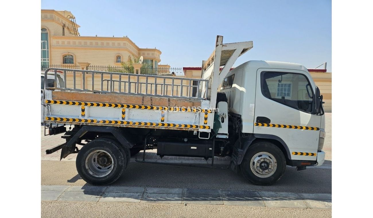 ميتسوبيشي فوسو كانتير Tipper