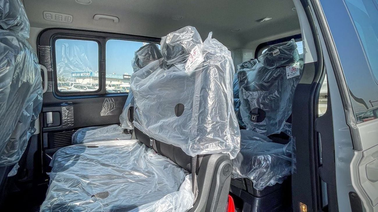 هيونداي ستاريا COMFORT Premium 11-Seater 2.2-liter 4-cylinder Turbo-charged Diesel 2024YM