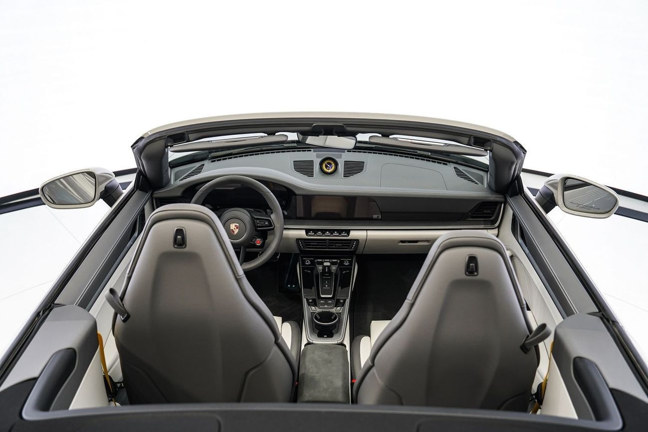 بورش 911 Carrera 3.0L (380 HP) Convertible