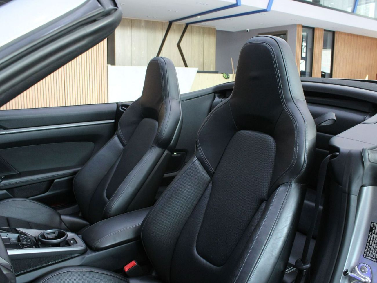 Porsche 911 Carrera S 3.0L (445 HP) Convertible