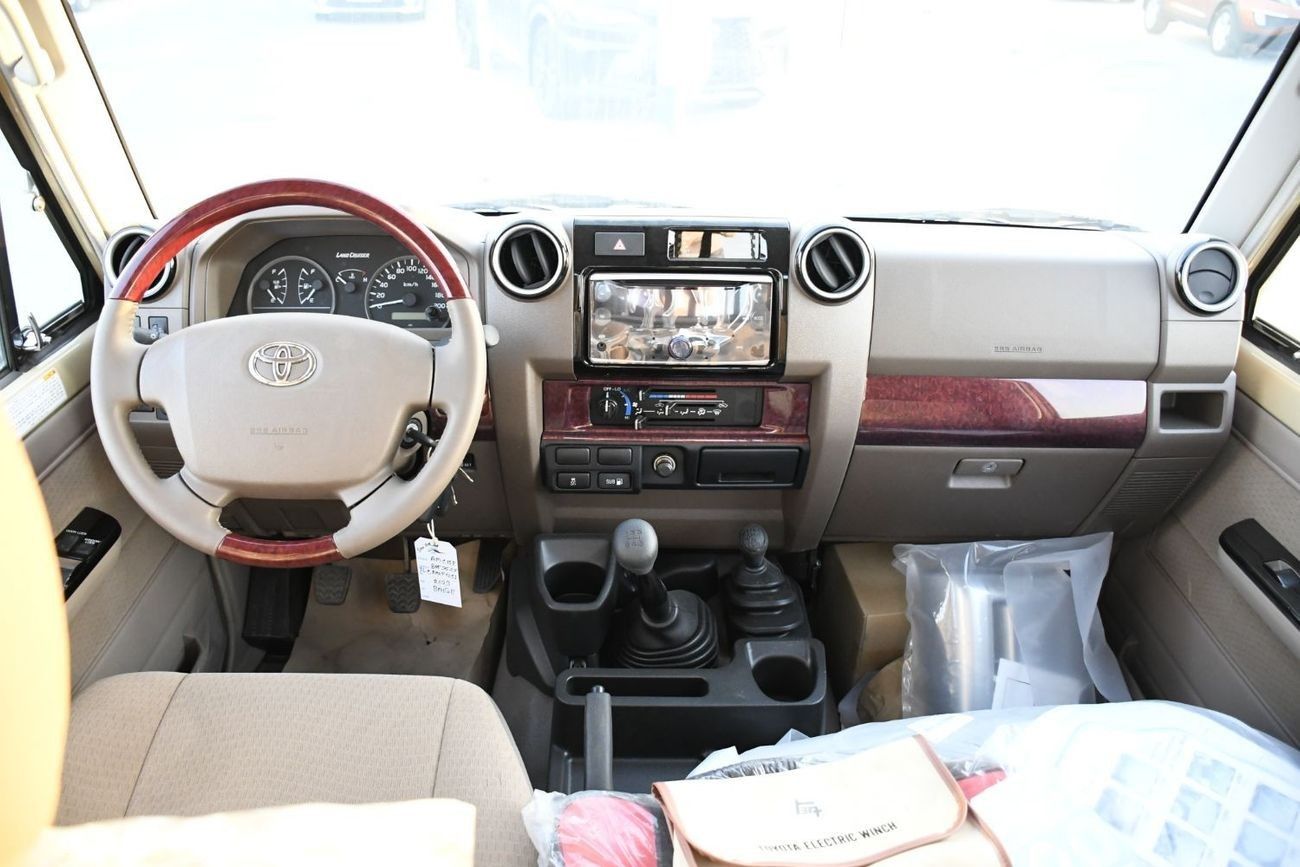 Toyota Land Cruiser Pick Up 4.5L V8 Diesel with difflock  (Ready Stock )