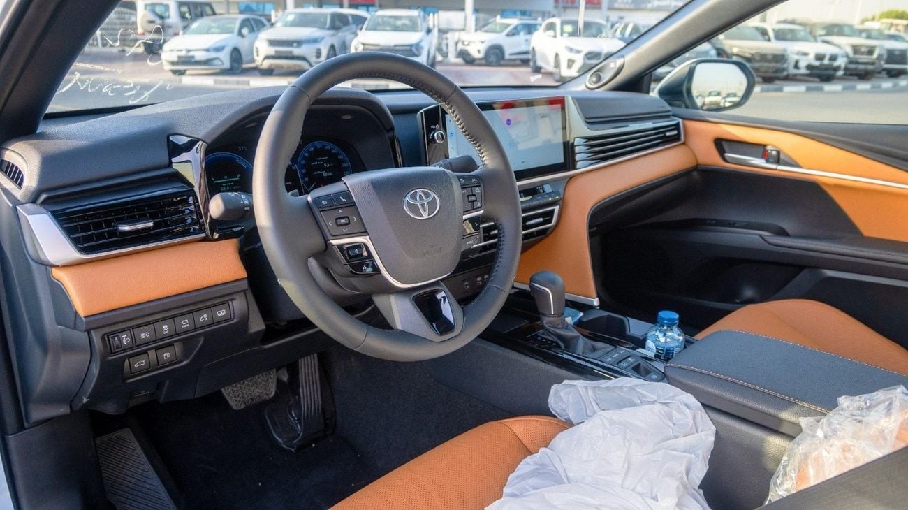 تويوتا كامري كامري لوميرا هايبرد صنع ياباني مواصفات خليجي