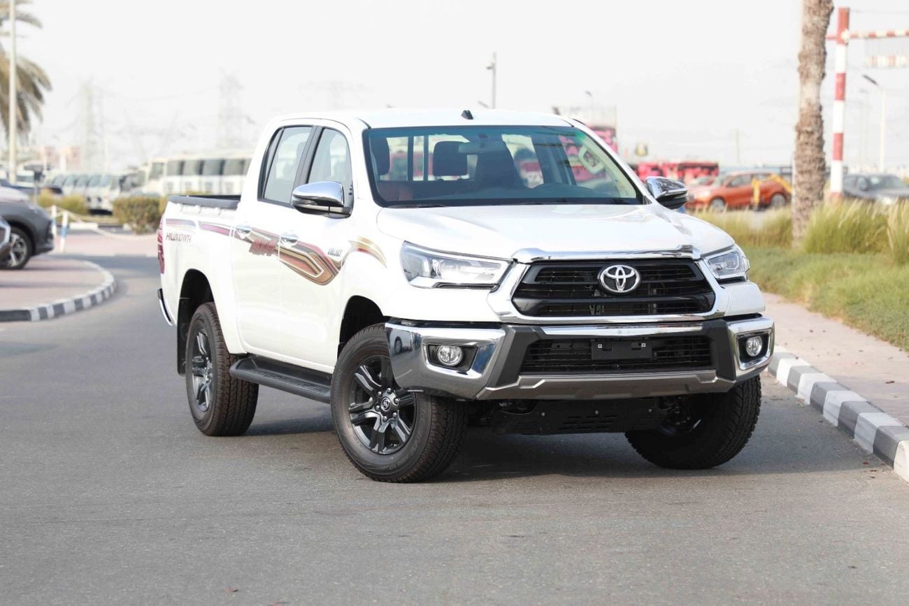 تويوتا هيلوكس 2024 تويوتا هايلكس 4x4 DC 2.7 GLXS-G - أبيض لؤلؤي داخل كستنائي | تصدير فقط