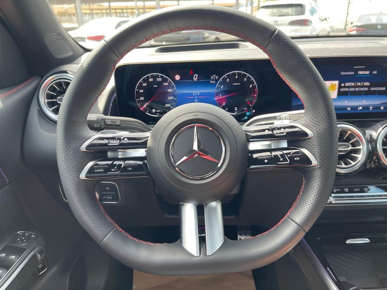 مرسيدس بنز GLB 200 Mercedes GLB 200 AMG 5 years Warranty 2025 GCC