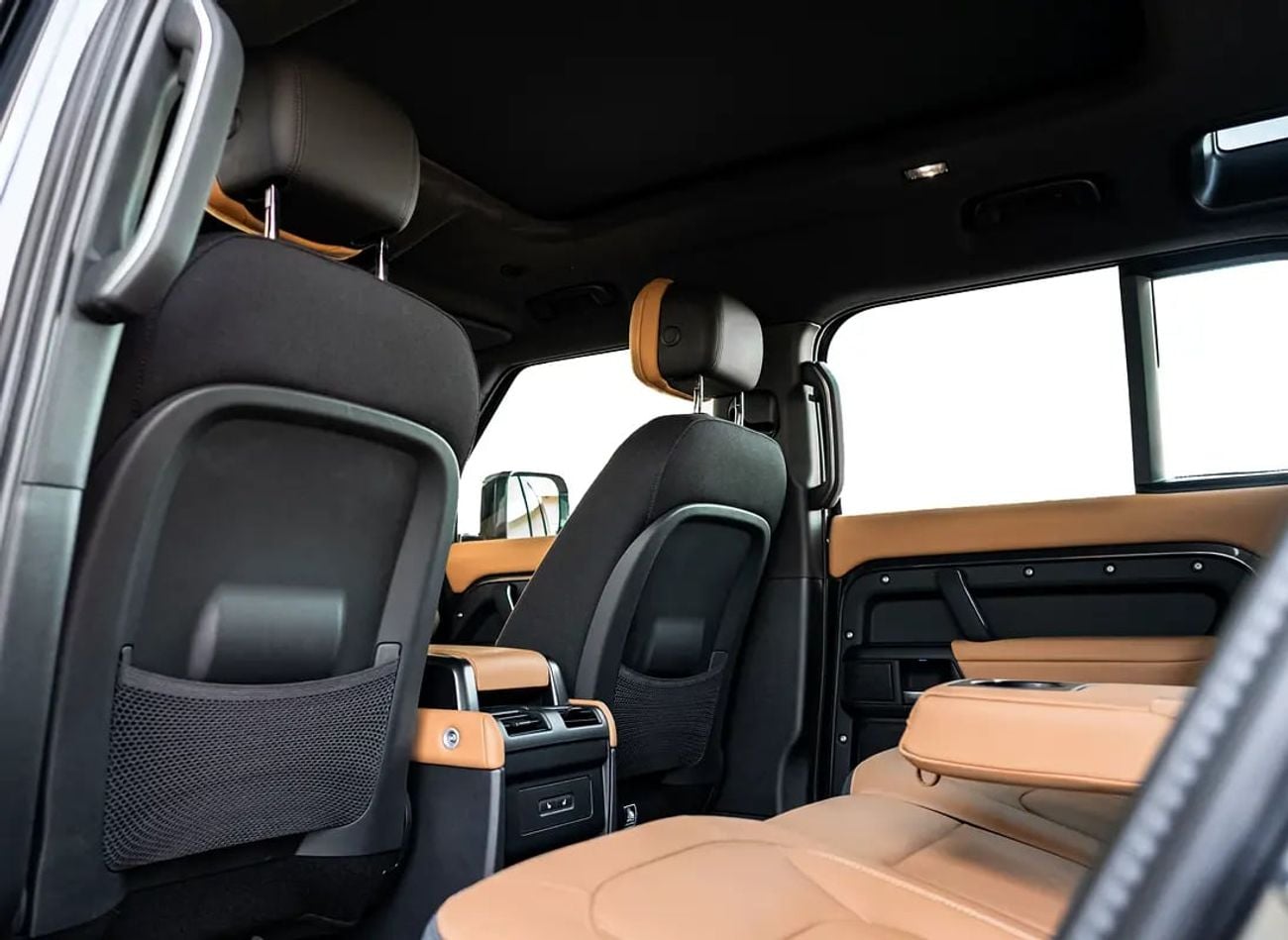 Land Rover Defender DEFENDER V8 X 110 P425 | SPECIAL ORDER | CARPATHIAN GREY COLOR | MERIDIAN SURROUND SOUND SYSTEM