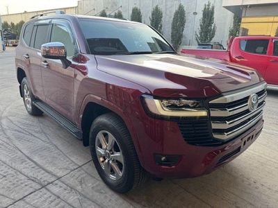 تويوتا لاند كروزر Toyota Lc300 Sahara 2025 RHD   maruni diesel  3.3L , grey interior