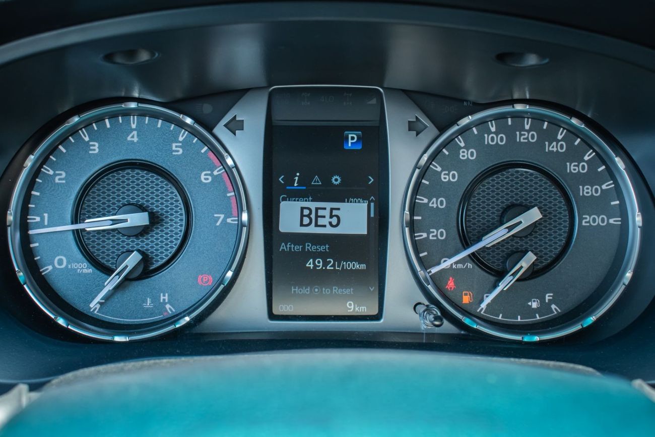 Toyota Hilux TOYOTA HILUX PETROL AUTO RWD TRANSMISSION 2024