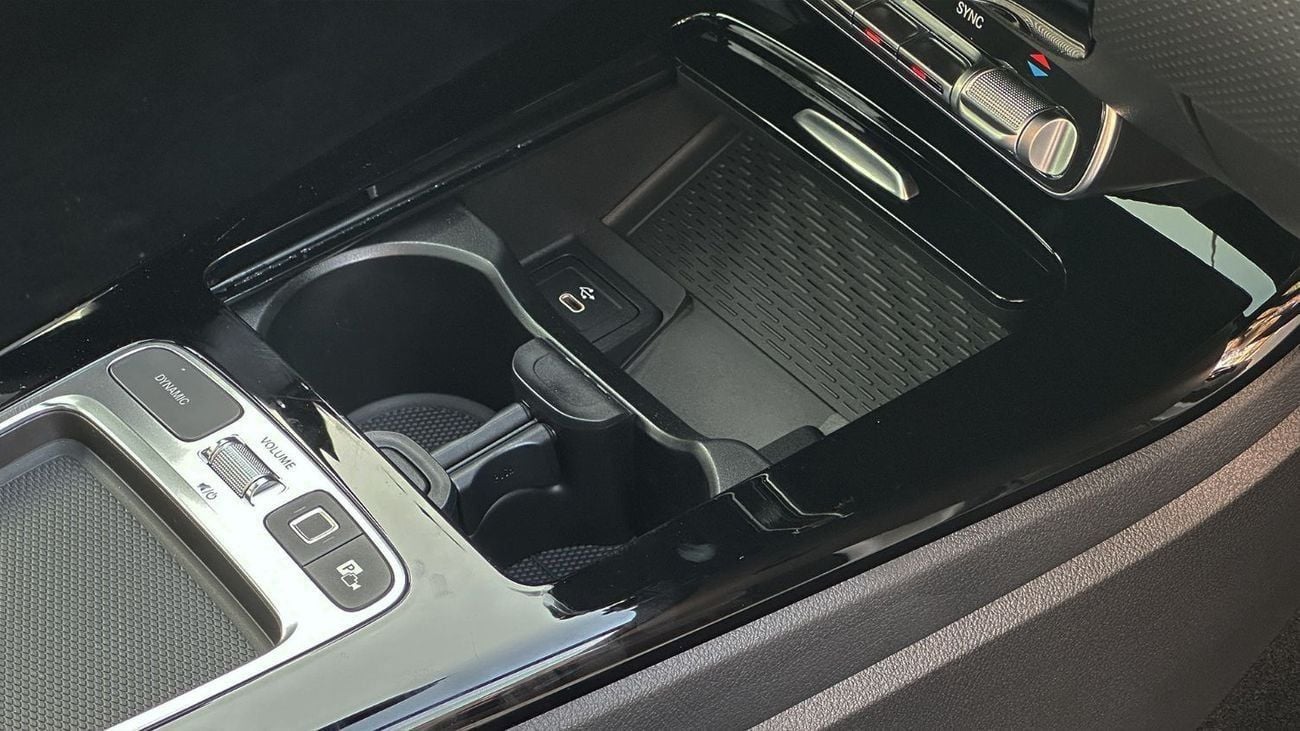 Mercedes Benz CLA 200 PREMIUM PLUS Mercedes-Benz CLA 200 2026 Full options AMG Package 0 km Agency Warranty