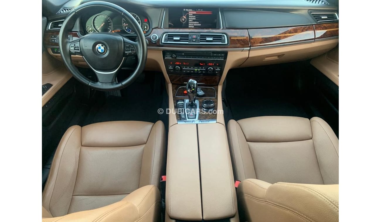 BMW 750Li Executive BMW 750- Li -Gcc_2015_Excellent_Condition _Full option