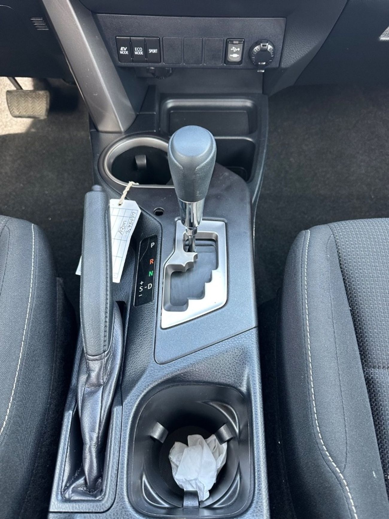 تويوتا راف ٤ XLE 2.5L Hybrid XLE Sunroof, Full Option