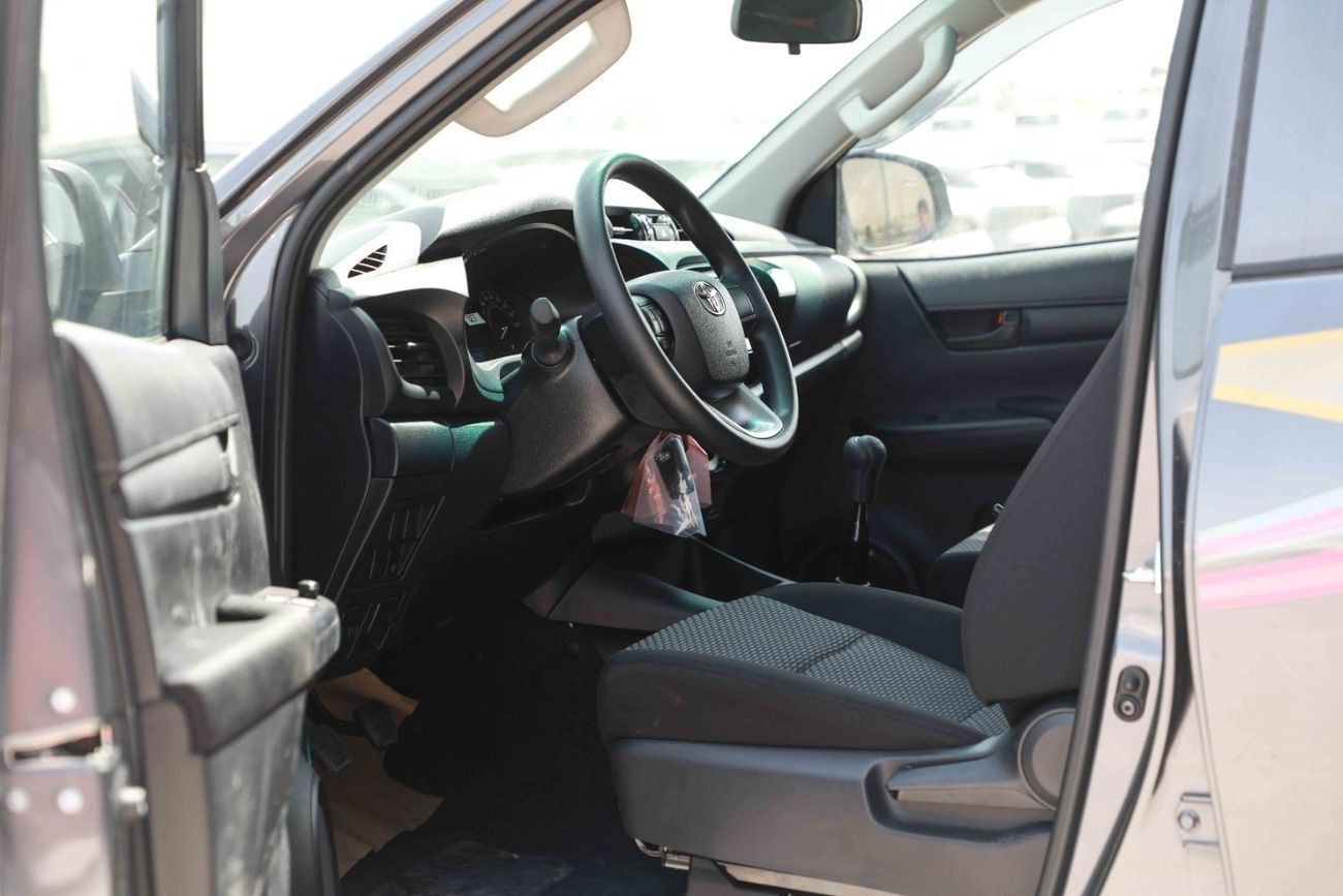 Toyota Hilux 2025 TOYOTA HILUX LOW 2.4 - GREY METTALIC inside BLACK | Export Only