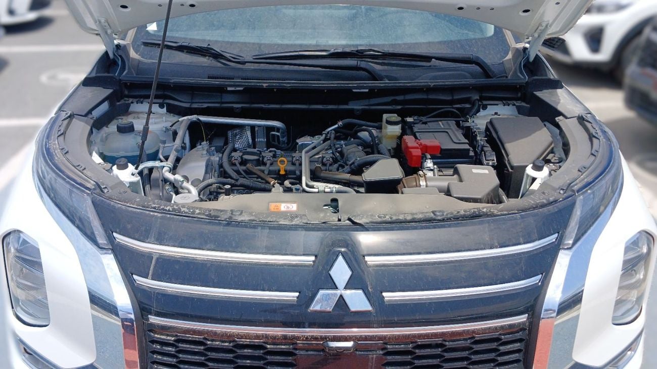 ميتسوبيشي آوتلاندر M Line 2.5L Petrol FWD 2026YM