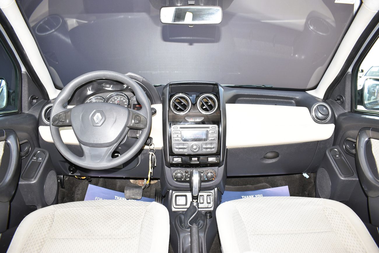 Renault Duster AED 429 PM | 2.0L PE 2WD GCC DEALER WARRANTY