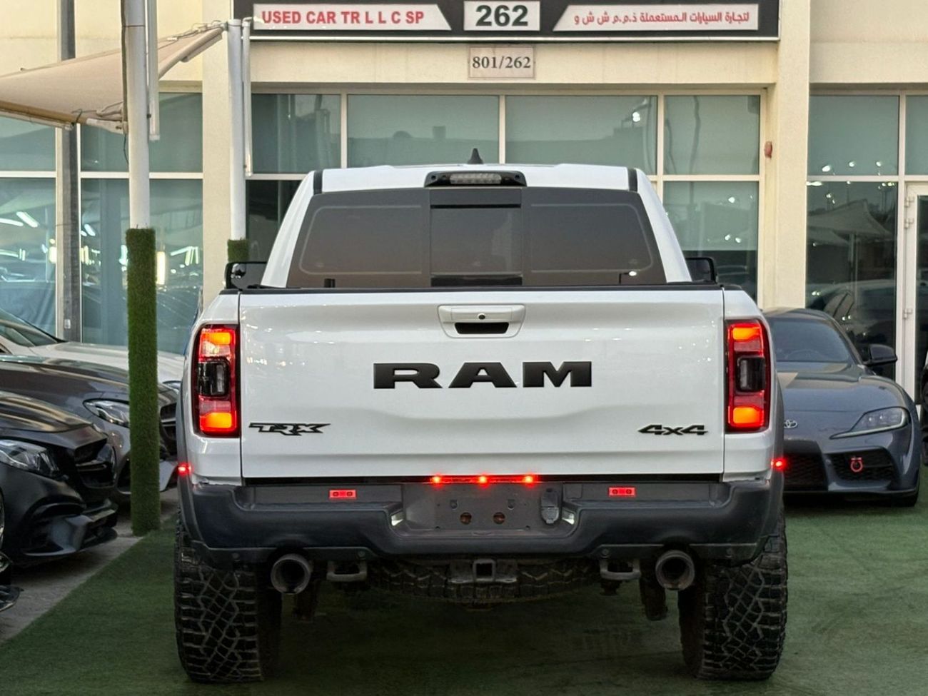 RAM 1500 TRX DODGE RAM TRX 6.2 L supercharged GCC 2022 Service History ( Under Warranty Oriainal Paint 707hp Full