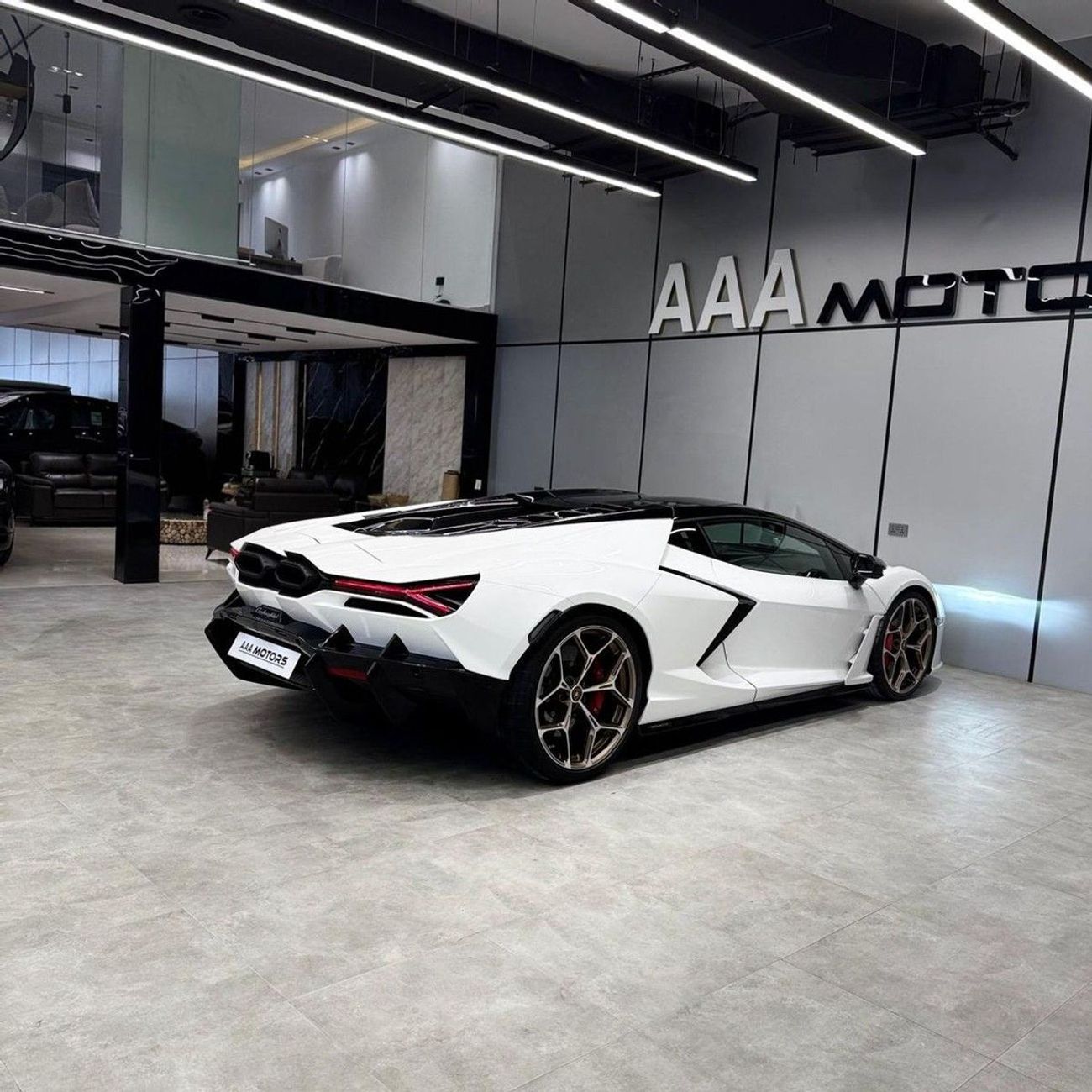 لامبورغيني ريفويلتو STD Lamborghini Revuelto 2025 مواصفات يابانية
