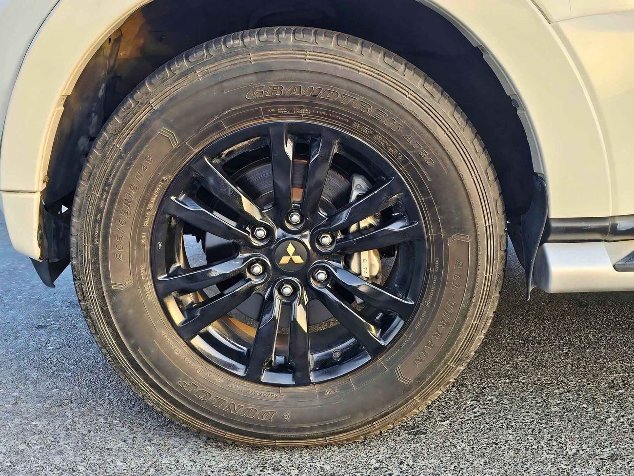 Mitsubishi Pajero PAJERO/ SIGNATURE EDITION/ SUNROOF LEATHER/ ELECTRIC SEAT/ 3.8 V6 4WD/FULL OPT/ EXPORT ONLY