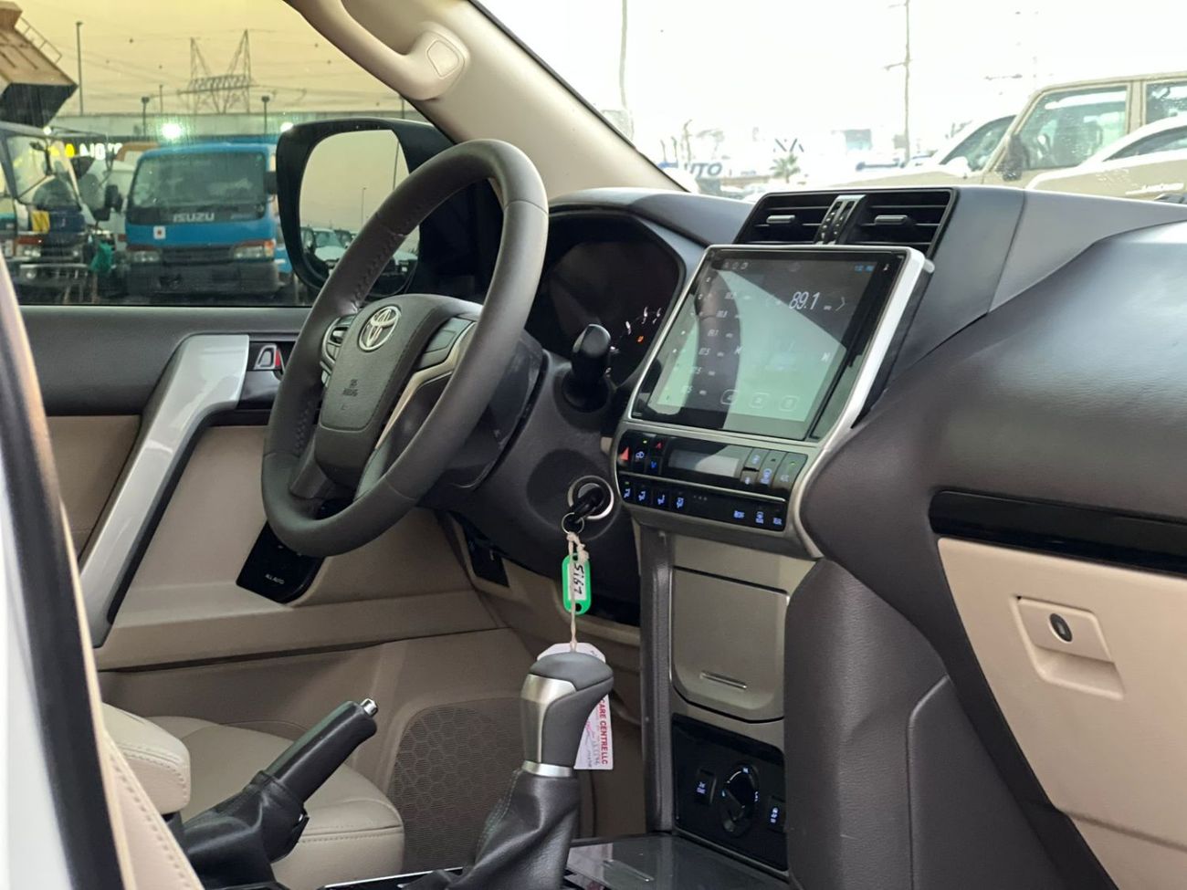 Toyota Prado 2019 Toyota Prado TXL 2.7L V4 - AWD 4x4 - GCC - Full Screen - Leather seat  - 7 Seater