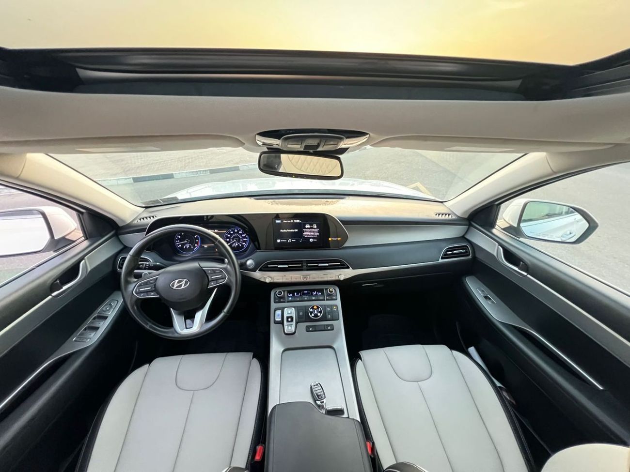 Hyundai Palisade 2021 Hyundai Palisade Sel - 3.8L V6 - Auto Trunk - Leather & Electric Seat - Key Engine Start Option