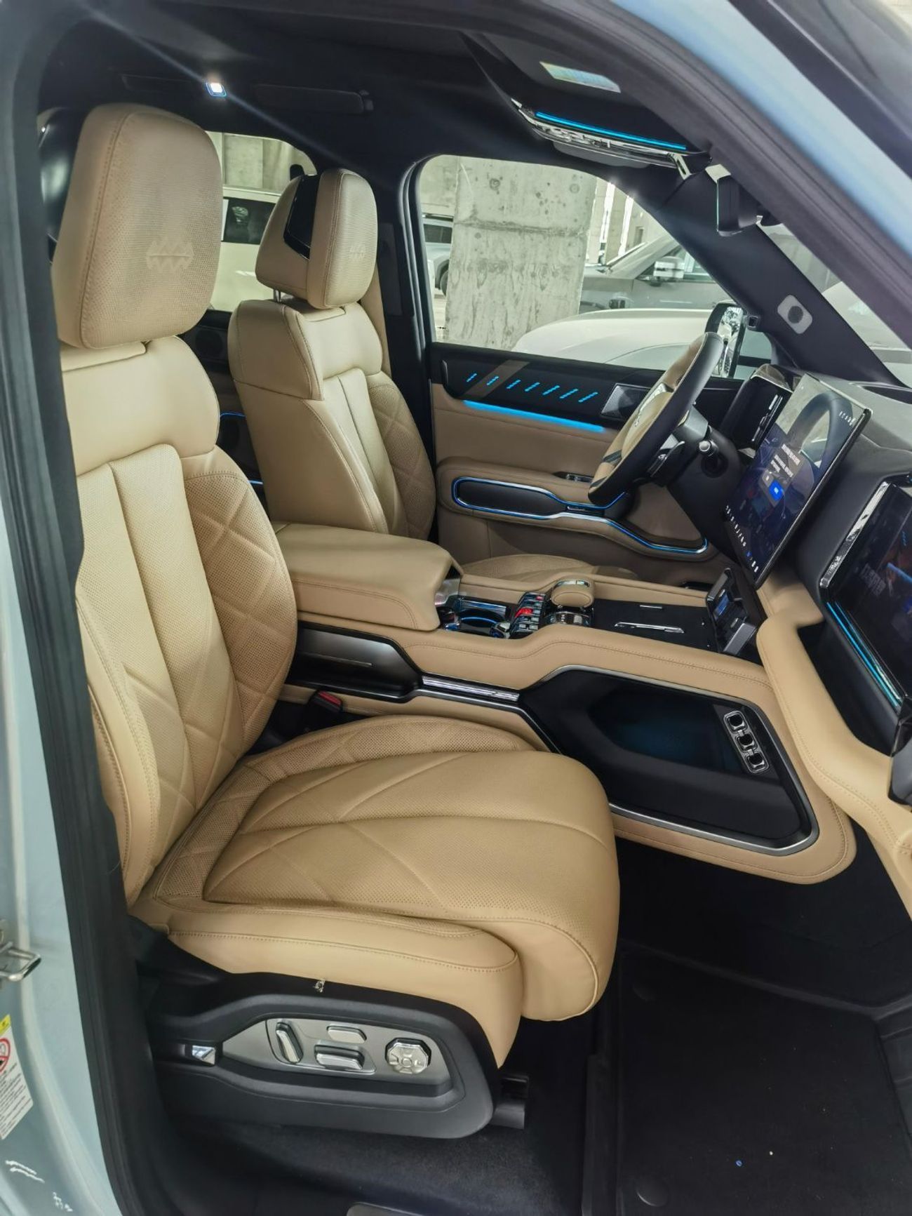 بي واي دي ليوبارد 8 Smart and Brave Flagship Edition (7 Seats)