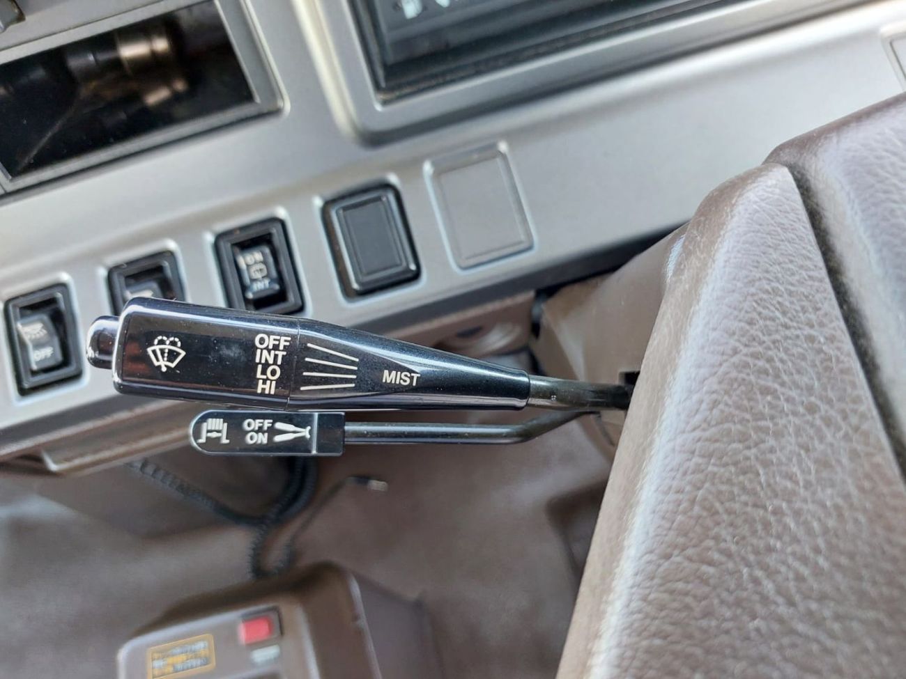 Toyota Coaster TOYOTA COASTER BUS RHD 1992 MODEL 3.7 L DIESEL AUTOMATIC(PM04275)