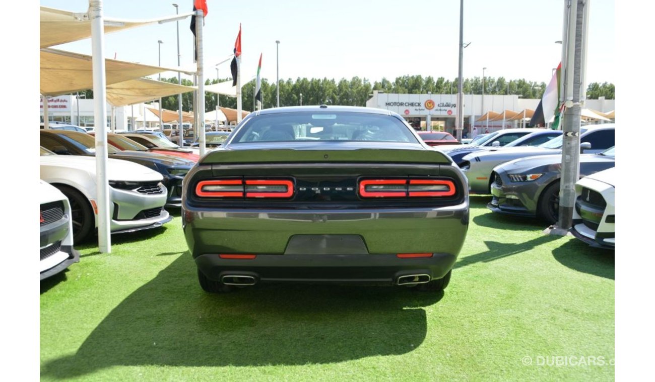 دودج تشالينجر CHALLENGER SXT 2019/ SRT BODY KIT/ LEATHER SEATS/ LOW MILES / VERY GOOD CONDITION