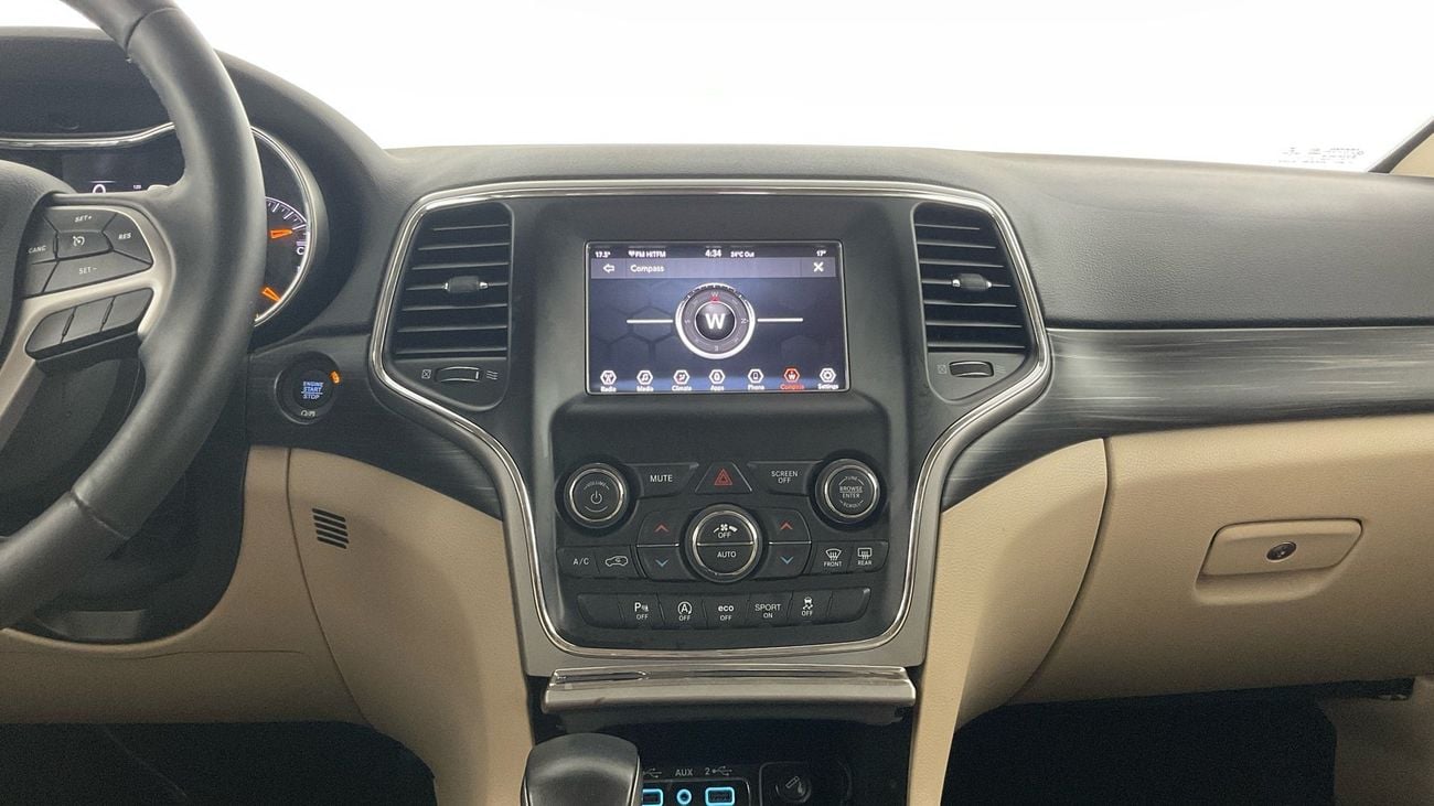 جيب جراند شيروكي Laredo | upto AED 20,000 Ramadan Discount | شامل الضمان | 0 ﺪﻔﻋﺓ ﺃﻮﻟﻯ