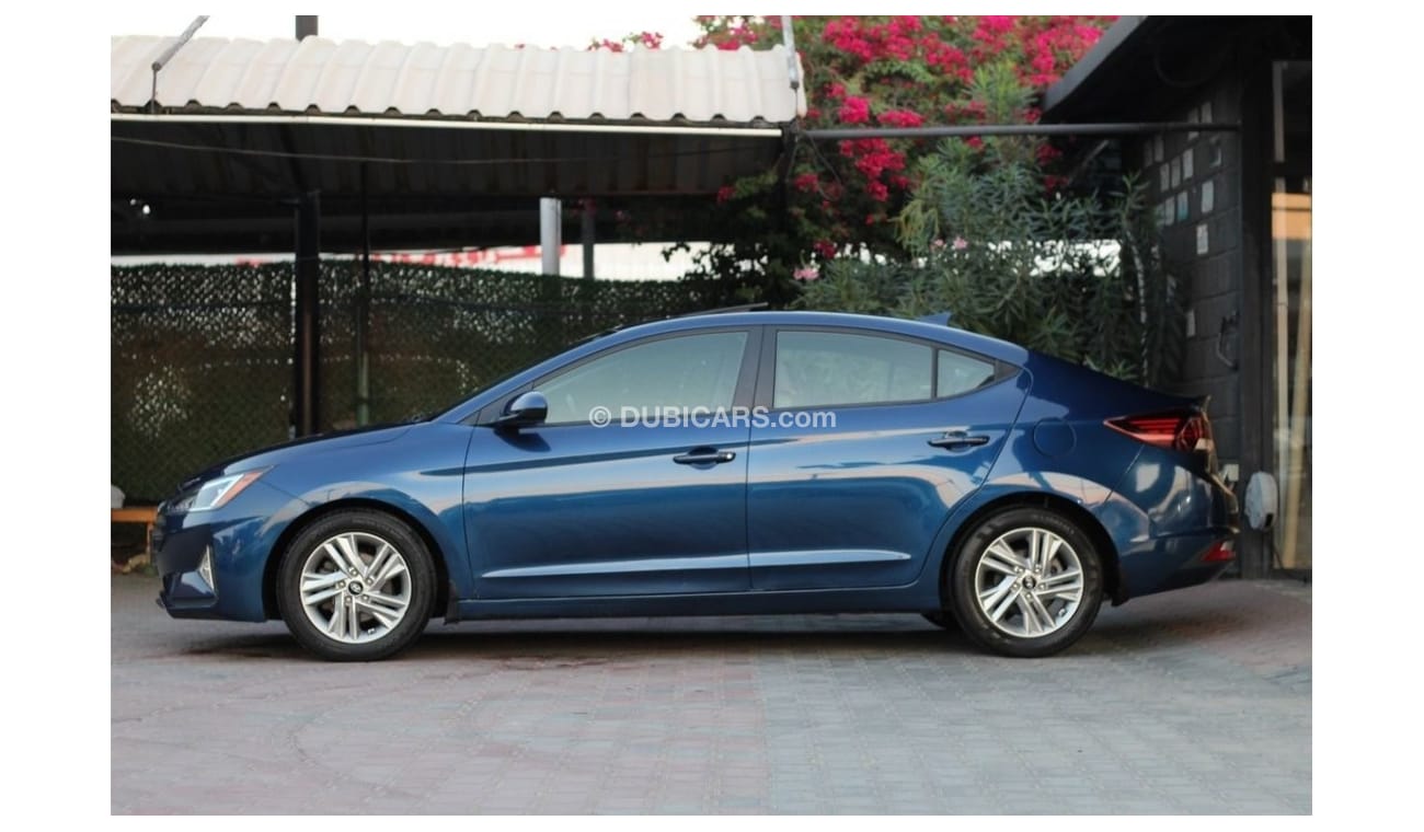 Hyundai Elantra Base