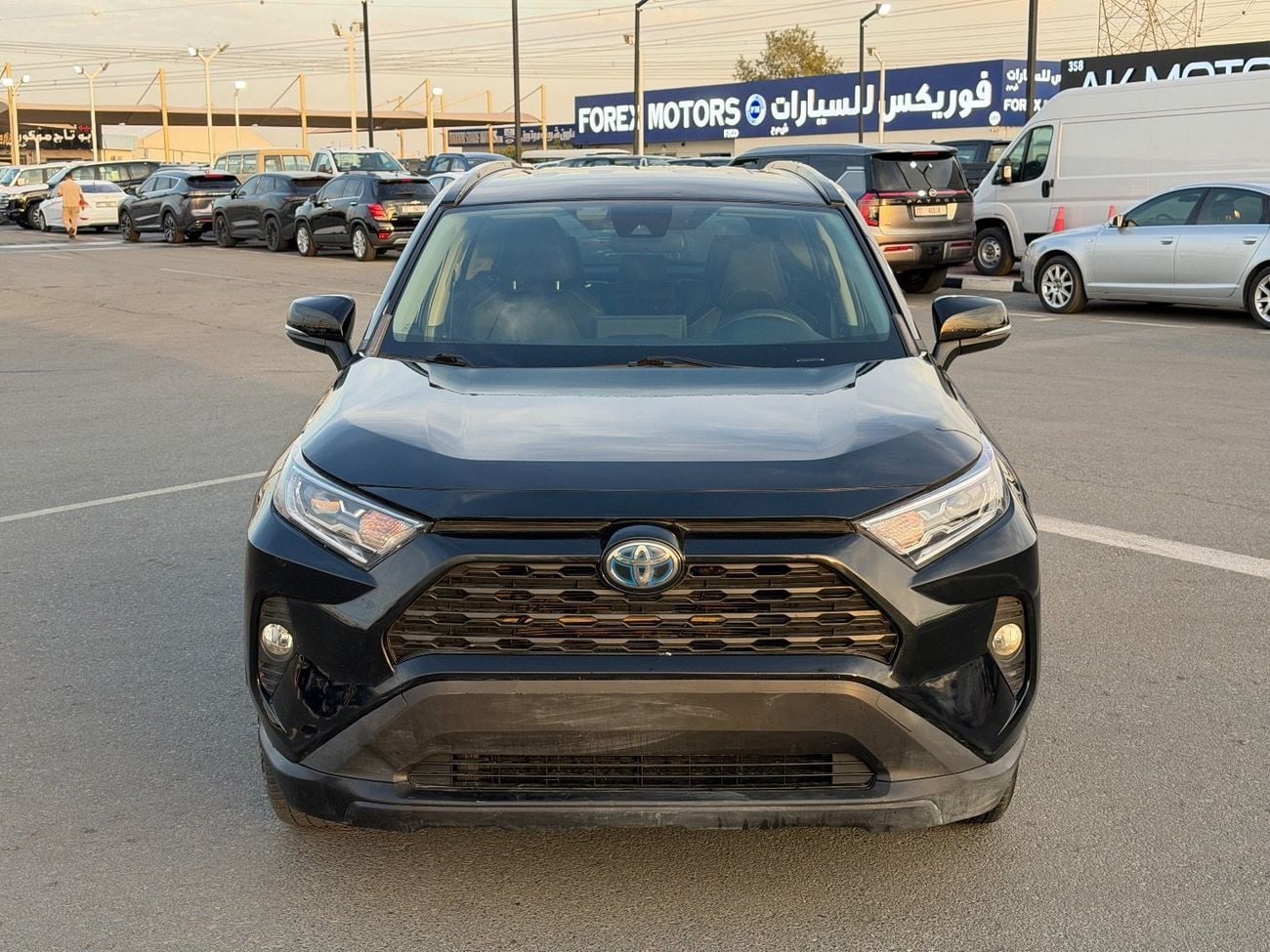 تويوتا راف ٤ XLE 2.5L