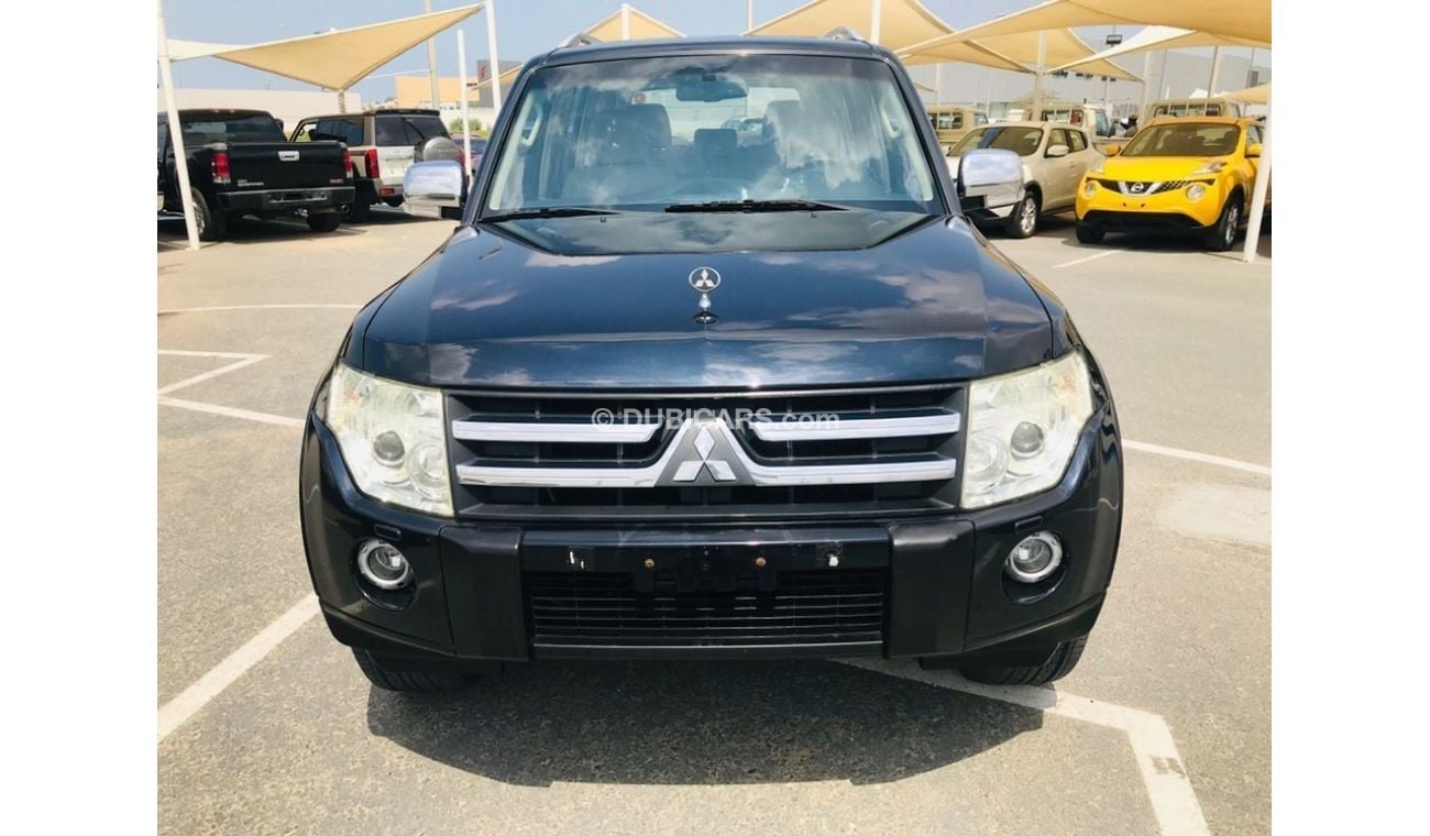 ميتسوبيشي باجيرو فل ابشن بحاله ممتازه بدون حوادث