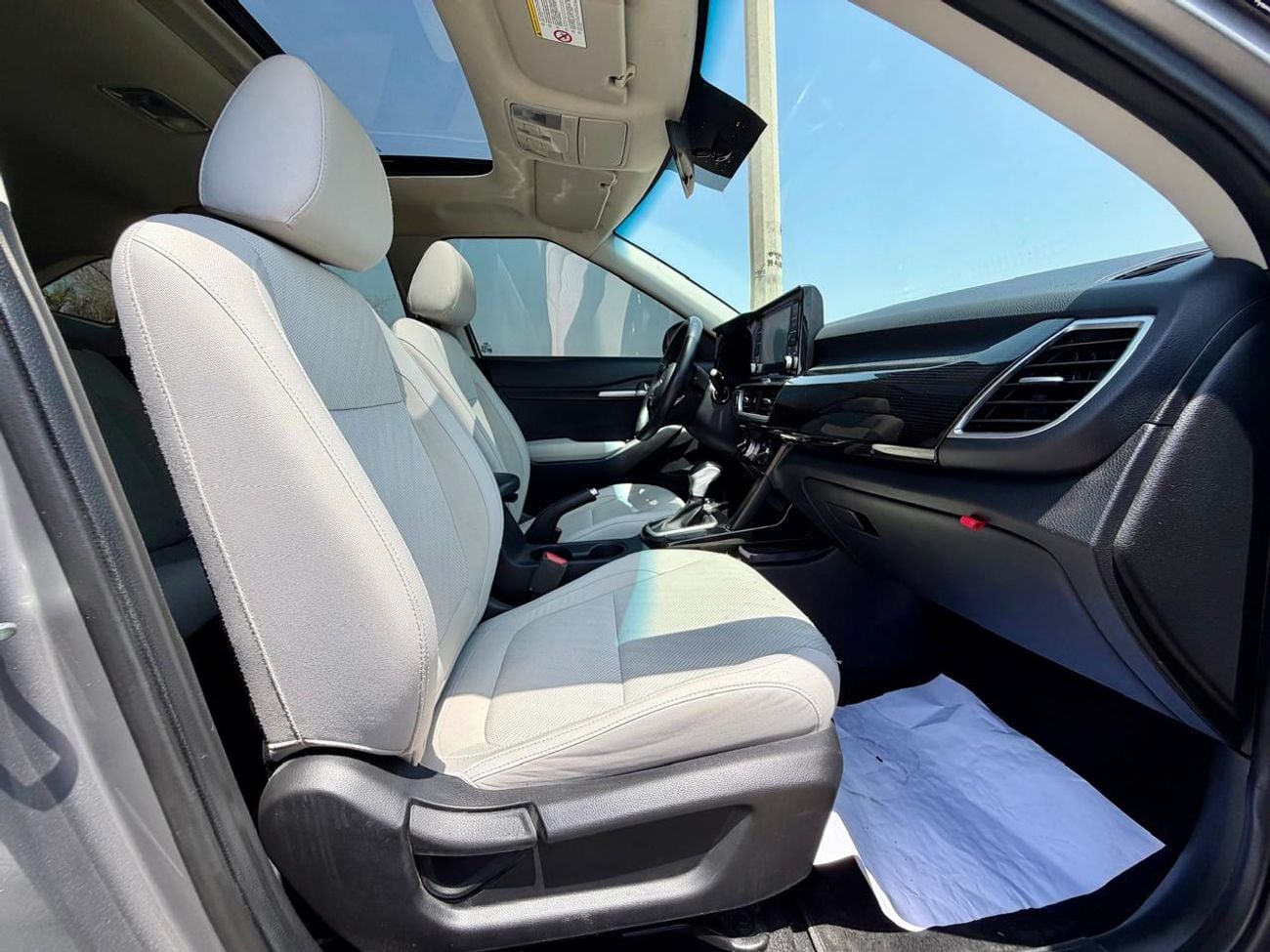 كيا سيلتوس LX 740-Monthly l GCC l Sunroof, Full Option I Accident Free