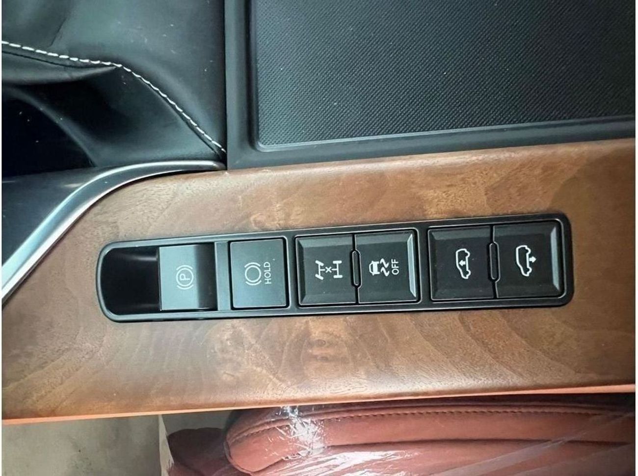 لكزس LX 600 VIP LAUNCH EDITION 3.5L VIP KURO 3.5L