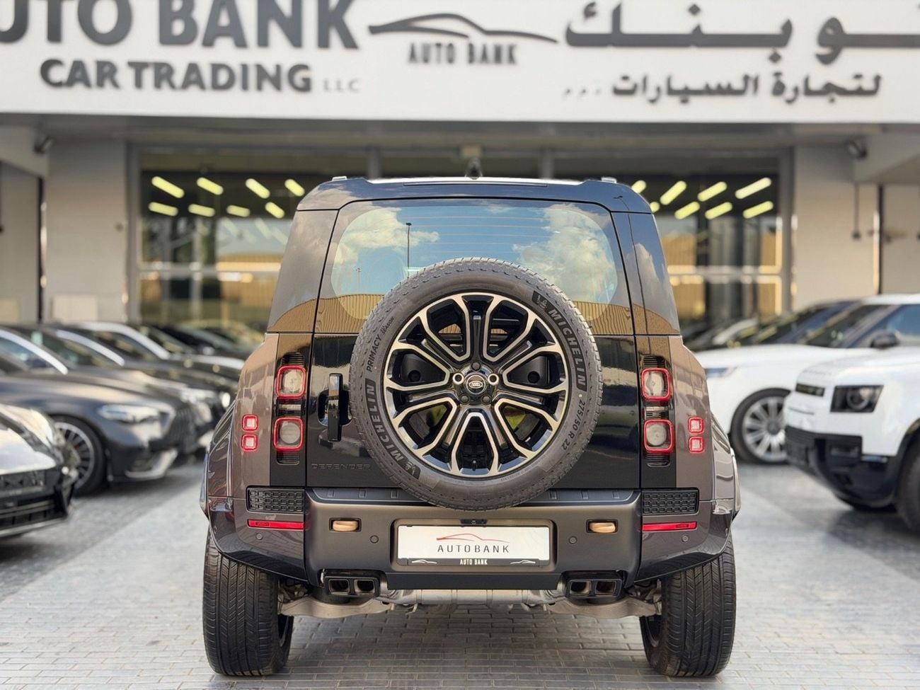 لاند روفر ديفندر 110 P635 OCTA V8