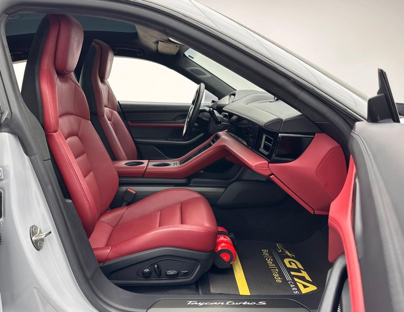 بورش تايكان 2021 Porsche Taycan Turbo S, 04/2026 Porsche Warranty, Porsche Full Service History, GCC