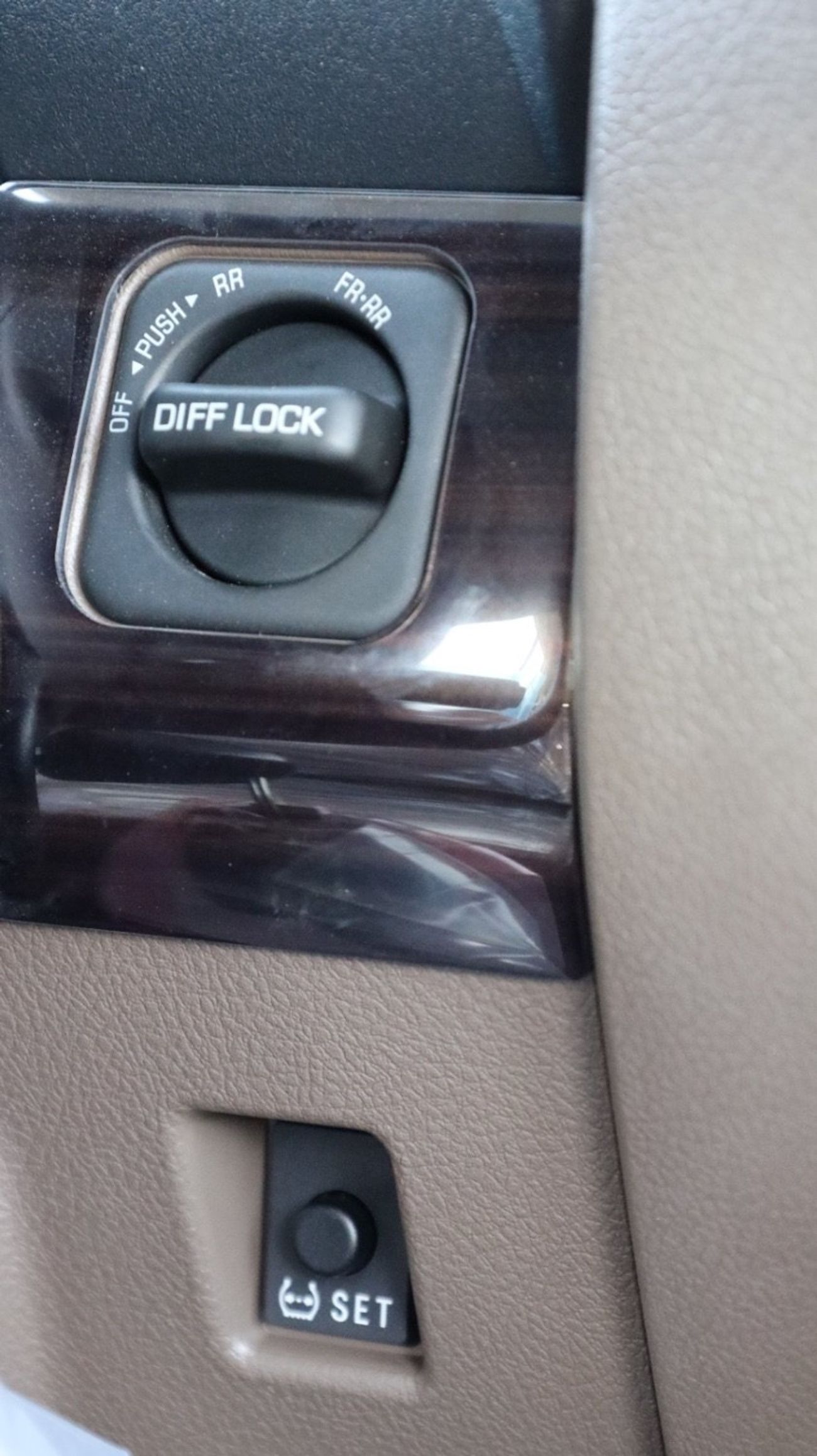 تويوتا لاند كروزر 70 LX 2.8L